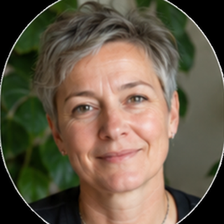 Luciana, 53 anni, segretaria amministrativa, Ancona
