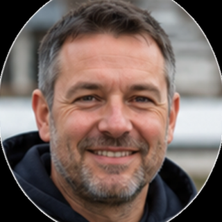 Stefano, 47 anni, impiegato tecnico, Brescia